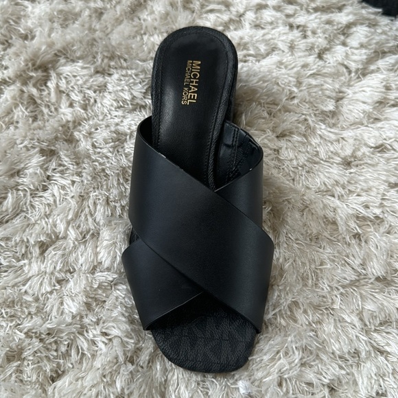 Michael Kors Black Women's Slide Sandals new ✨size 6 - Picture 4 of 8
